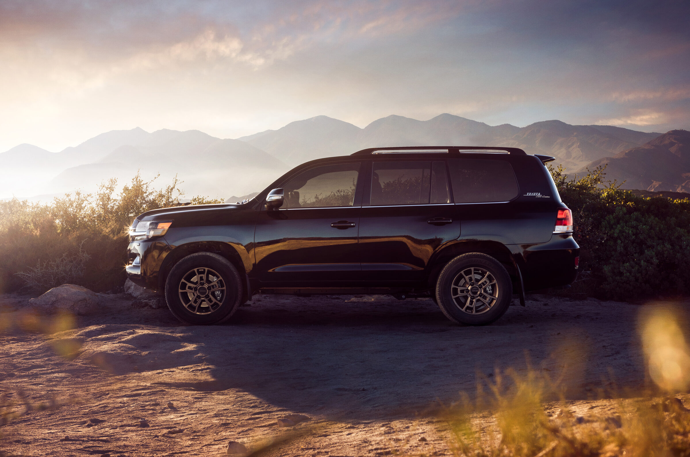 2020 Toyota Land Cruiser Heritage Edition Exterior Full Profile Side View Midnight Black