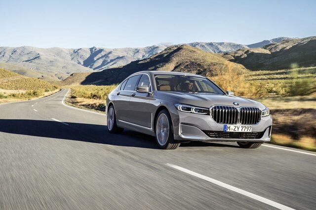 2020 BMW 7-Series – Front 3/4 Driving Shot