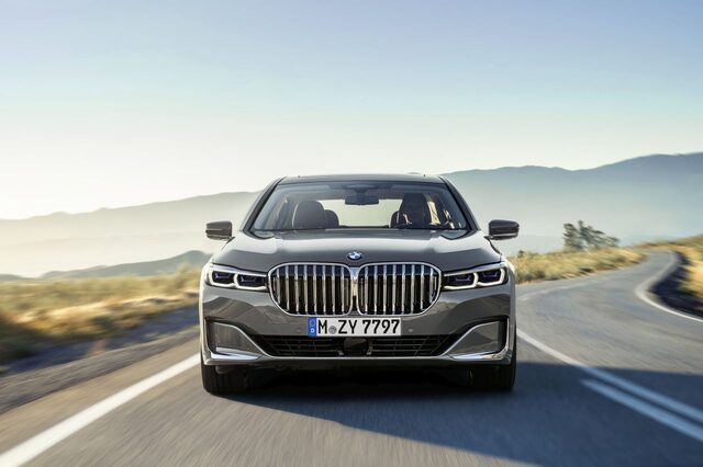 2020 BMW 7-Series – Direct Front View Showing Enlarged Kidney Grille
