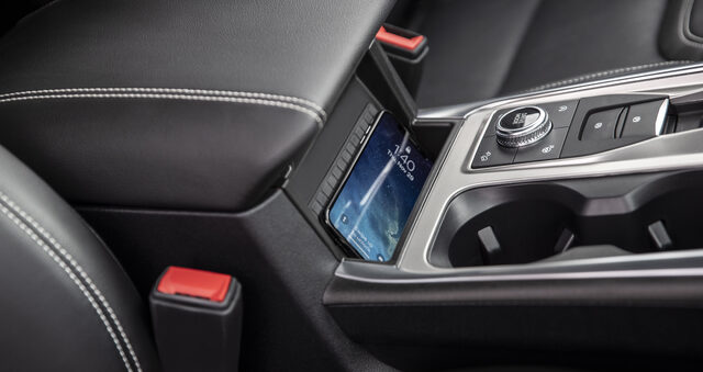 2020 Ford Explorer ST Center Console Wireless Charger Smartphone Rotary Gear Selector