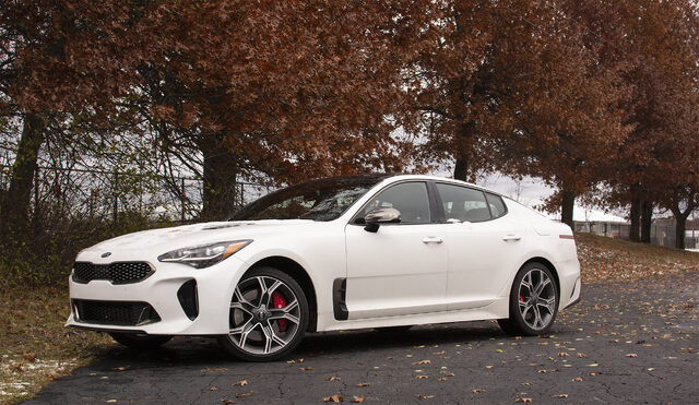 2018 Kia Stinger GT1 AWD three-quarter front view