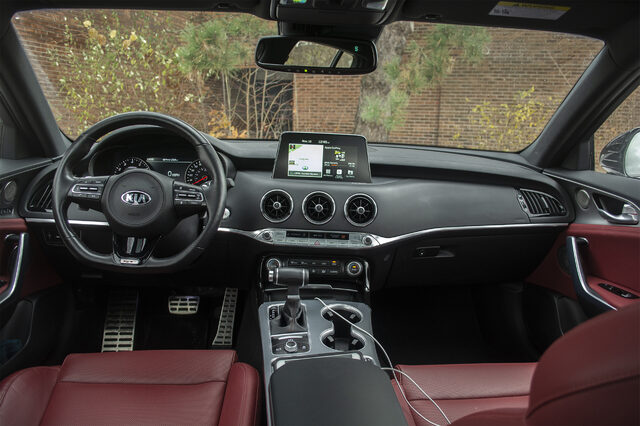 2018 Kia Stinger GT1 AWD interior dashboard