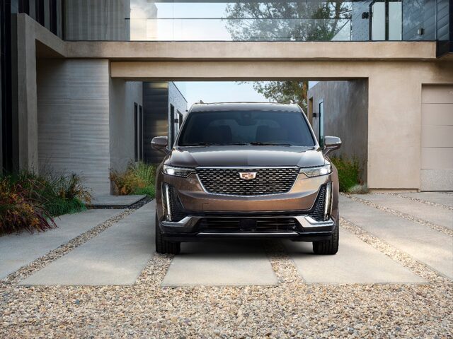 2020 Cadillac XT6 Premium Luxury front straight-on view dark bronze