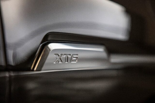 2020 Cadillac XT6 XT6 embossed door sill badge detail