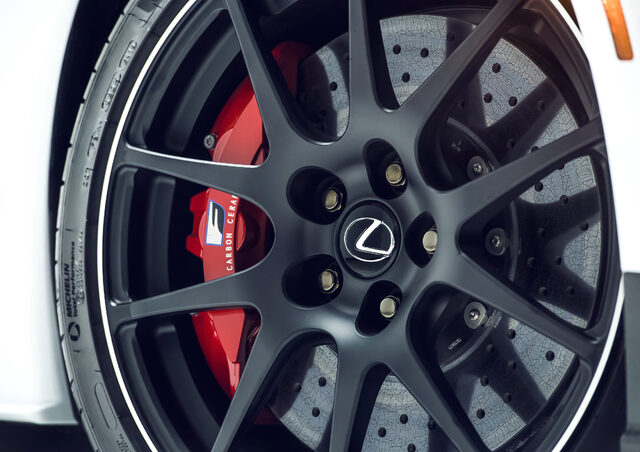 2020 Lexus RC F Track Edition, Brembo carbon-ceramic brake caliper close-up