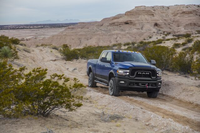 2020 RAM 2500 Power Wagon off-road [front 3/4 desert]