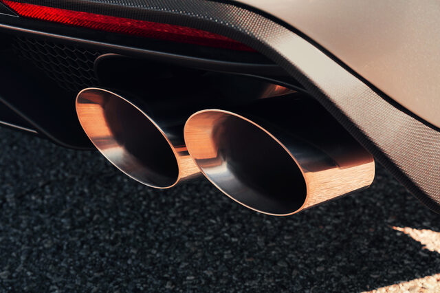 2020 Ford Mustang Shelby GT500 – Dual Exhaust and Carbon Fiber Diffuser [silver]