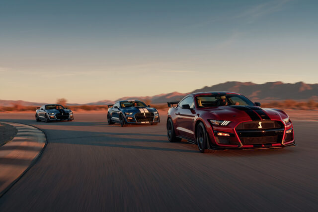 2020 Ford Mustang Shelby GT500 – Three-Car Approach at Sunset