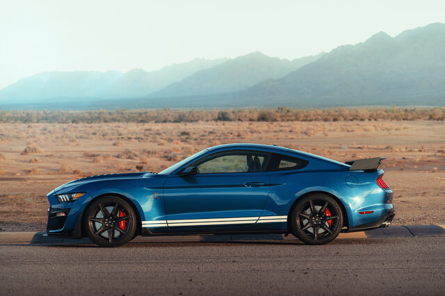 2020 Ford Mustang Shelby GT500 – Side Profile [blue]