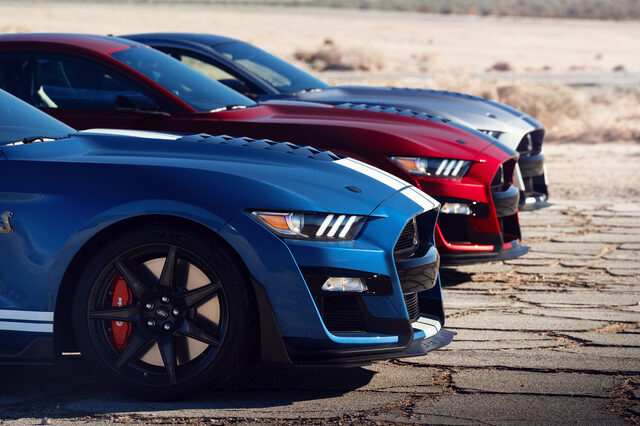 2020 Ford Mustang Shelby GT500 – Three-Car Front Three-Quarter [blue, red, silver]