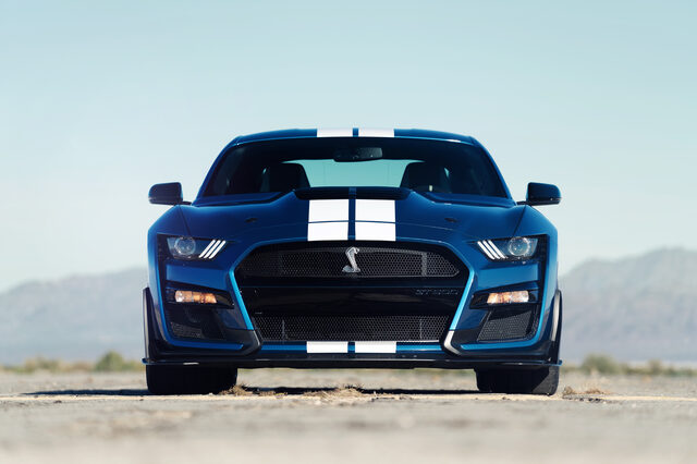 2020 Ford Mustang Shelby GT500 – Front View [blue]