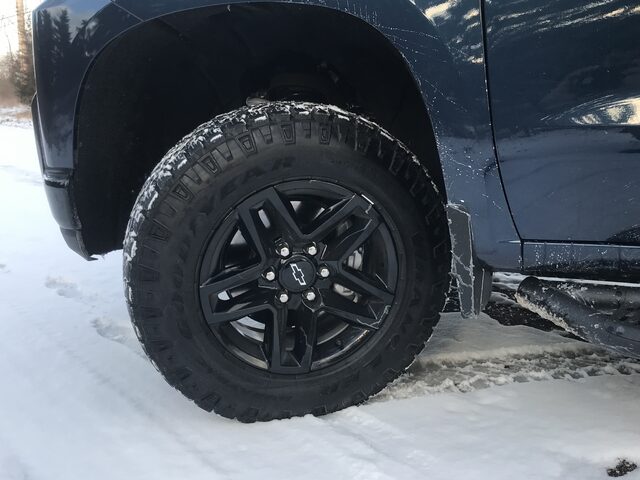 2019 Chevrolet Silverado LT Trail Boss, 18-Inch Black Wheel with All-Terrain Tire