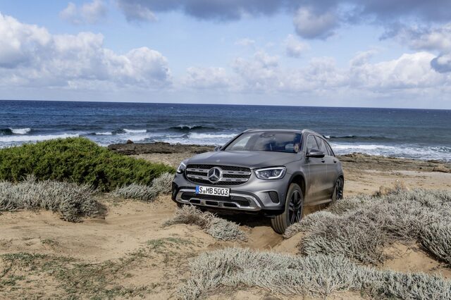 2020 Mercedes-Benz GLC 016.jpg