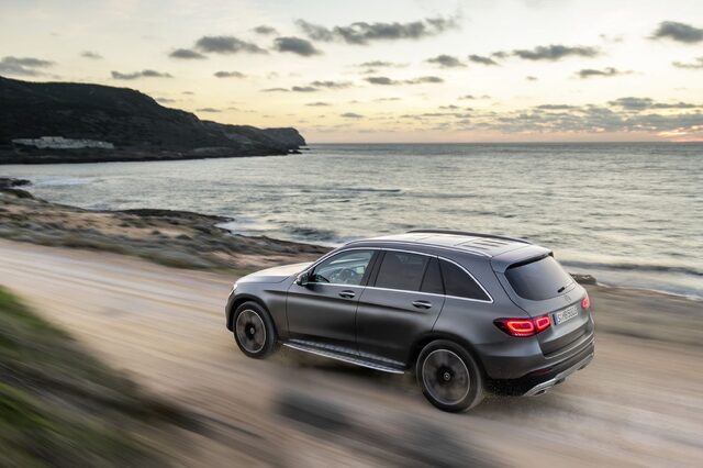 2020 Mercedes-Benz GLC 020.jpg