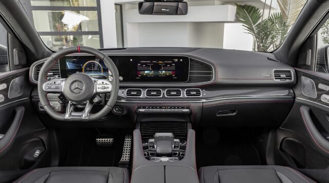 2020 Mercedes-AMG GLE 53 013.jpg