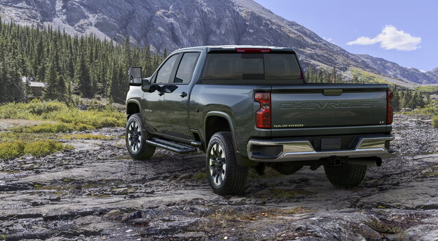 2020-Chevrolet-Silverado-2500HD-040.jpg