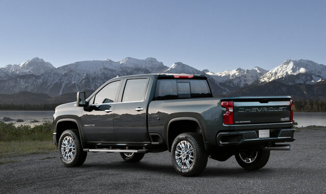 2020-Chevrolet-Silverado-2500HD-HighCountry-010.jpg
