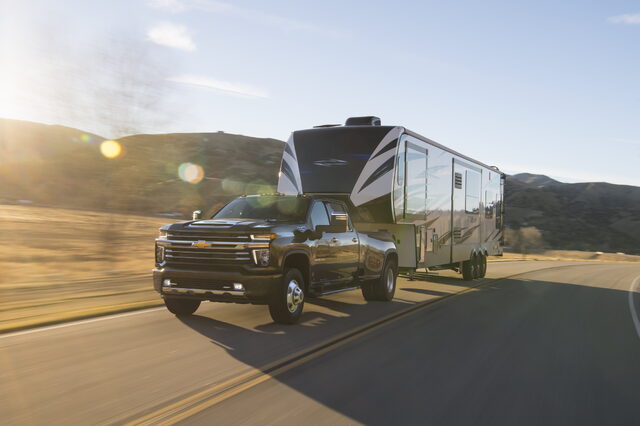 2020-Chevrolet-Silverado-3500HD-002.jpg