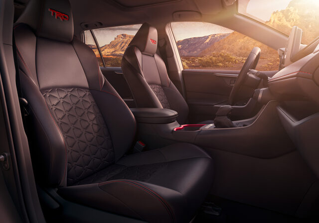 2020_RAV4_TRD_Off_Road_05_E5B12CE3F7084DD2CB0BA72C131A5FEB1ED92C2D.jpg