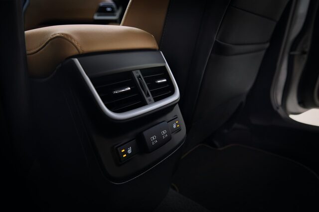 2020 Subaru Legacy Sedan 003.jpg