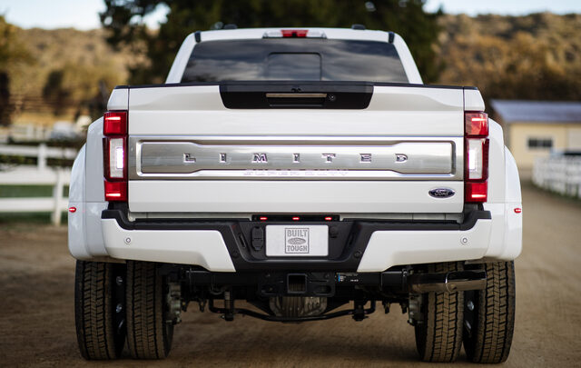 2020 Ford F-Series Super Duty Limited, rear view showing tailgate lettering
