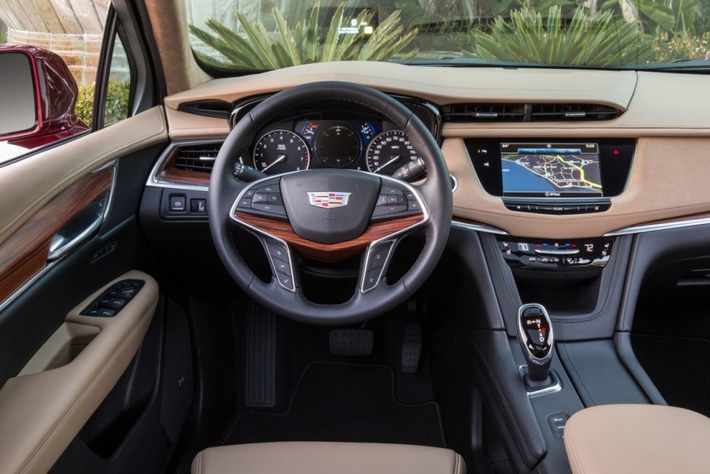 2017-Cadillac-XT5-Interior-009.jpg