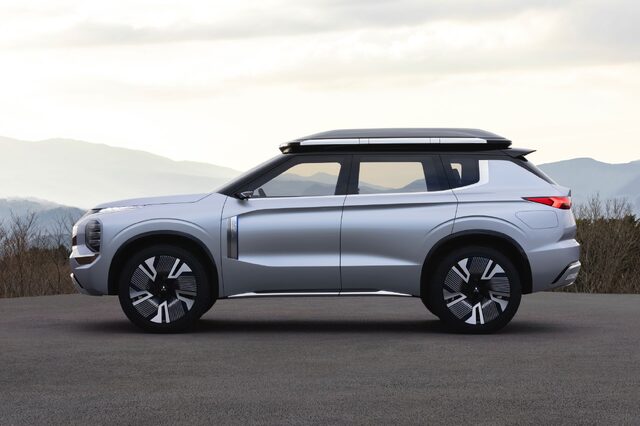 MITSUBISHI ENGELBERG TOURER Ext10.jpg