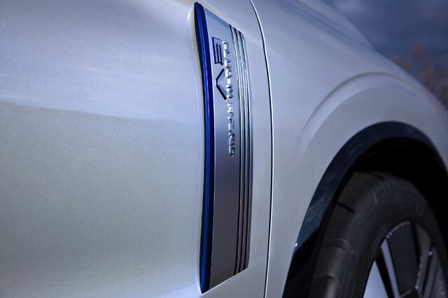 MITSUBISHI ENGELBERG TOURER Ext18.jpg