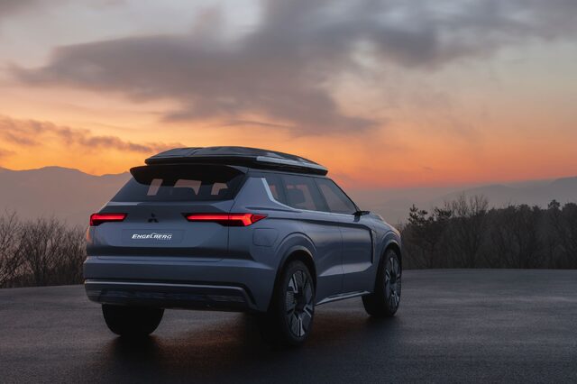 MITSUBISHI ENGELBERG TOURER Ext30.jpg