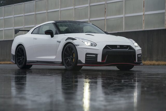 2020 Nissan GT-R NISMO 002.jpg