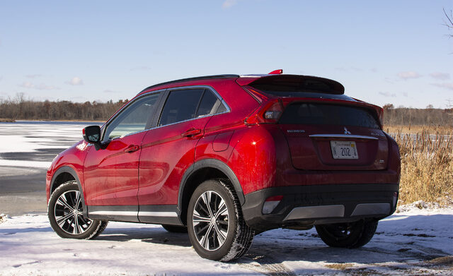 2018 Mitsubishi Eclipse Cross SEL S-AWC rear three-quarter view