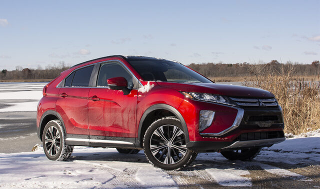 2018 Mitsubishi Eclipse Cross SEL S-AWC front three-quarter view