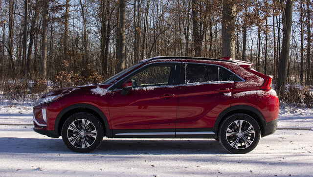 2018 Mitsubishi Eclipse Cross SEL S-AWC side profile in winter