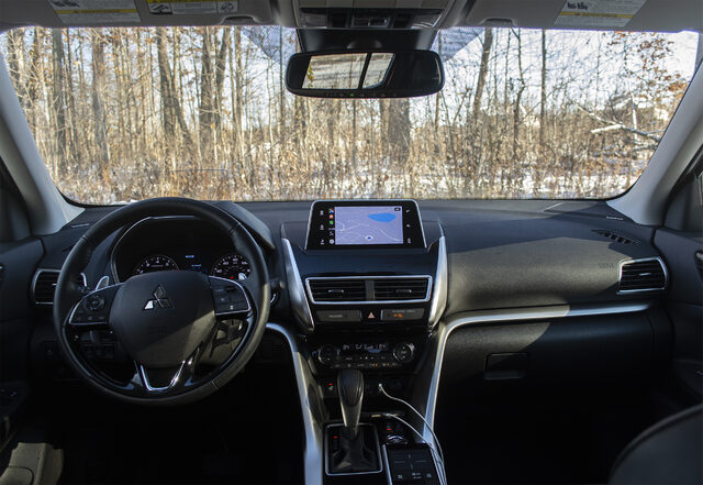 2018 Mitsubishi Eclipse Cross SEL S-AWC interior dashboard