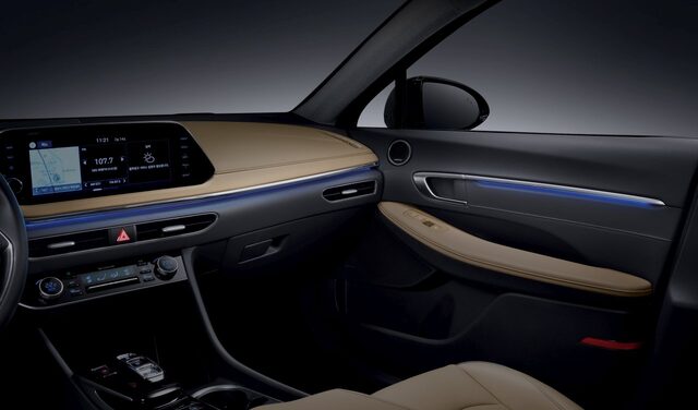 2020 Hyundai Sonata Two-Tone Interior Tan Dashboard Blue Ambient Light