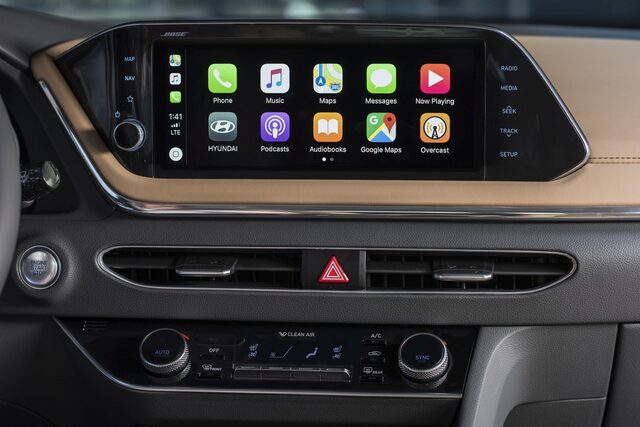 2020 Hyundai Sonata Limited 8-Inch Touchscreen with Apple CarPlay