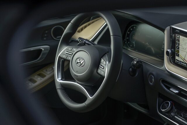2020 Hyundai Sonata Limited Steering Wheel with Infotainment Controls