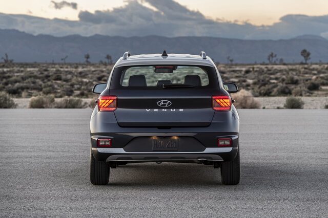 2020 Hyundai Venue SEL rear straight-on view [desert dusk]