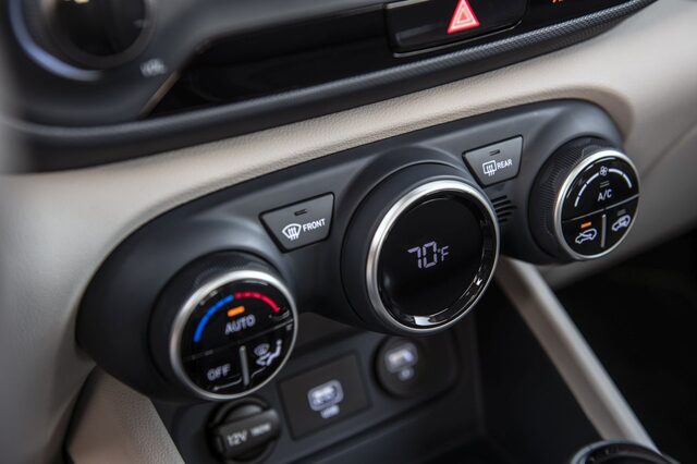2020 Hyundai Venue SEL climate control panel detail