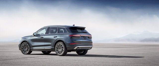 2020 Lincoln Corsair Reserve Appearance Package [rear three-quarter, press photo]