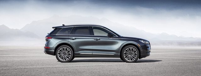2020 Lincoln Corsair Reserve Appearance Package [side profile, press photo]