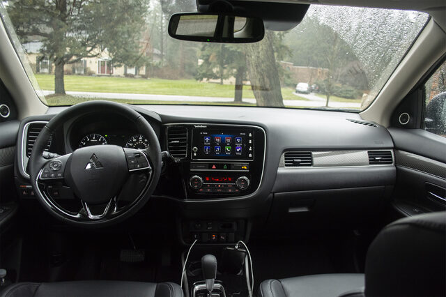 2019 Mitsubishi Outlander SEL S-AWC interior with Smartphone-Link Display Audio