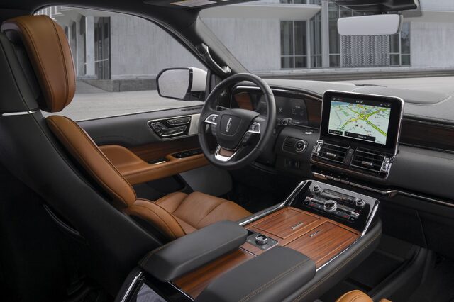 2020 Lincoln Navigator Reserve Interior 007.jpg