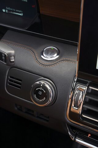 2020 Lincoln Navigator Reserve Interior 003.jpg