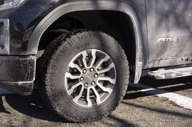 2019 GMC Sierra 1500 AT4 wheel and tire detail