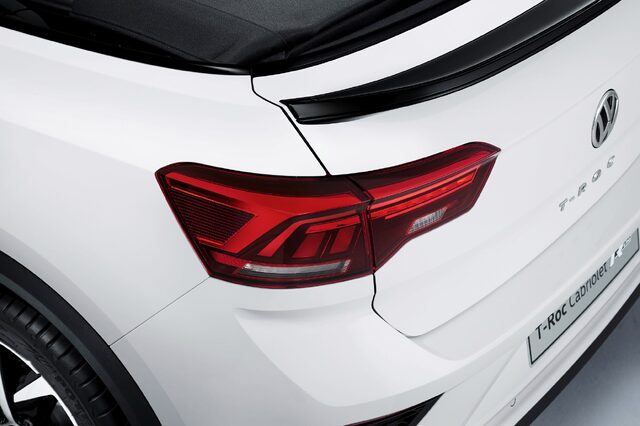 2020 Volkswagen T-Roc Cabriolet 022.jpg