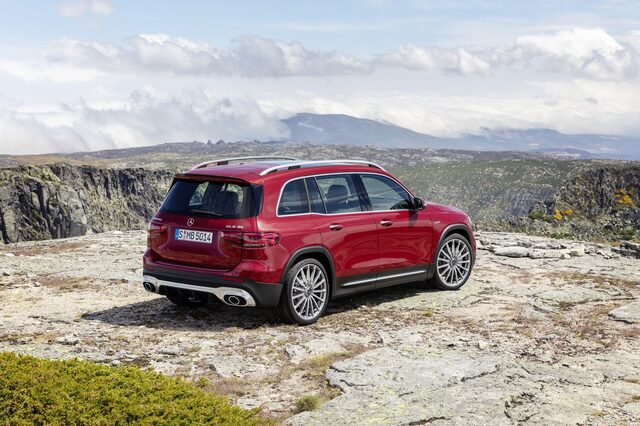 2021 Mercedes-AMG GLB 35 017.jpg