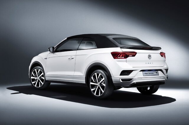 2020 Volkswagen T-Roc Cabriolet 010.jpg