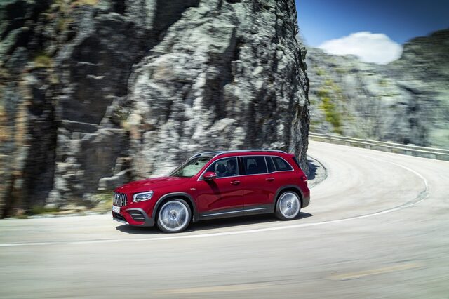 2021 Mercedes-AMG GLB 35 008.jpg