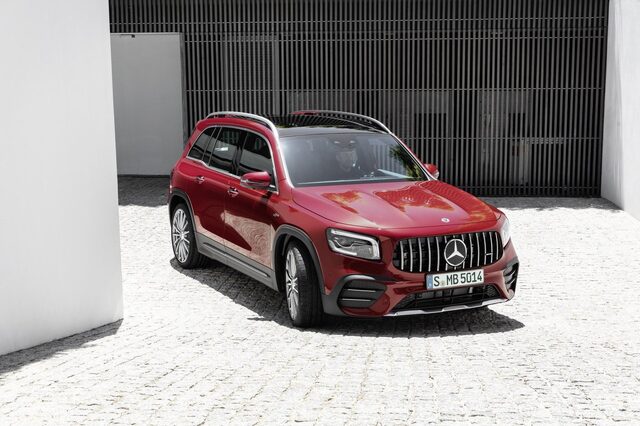 2021 Mercedes-AMG GLB 35 012.jpg